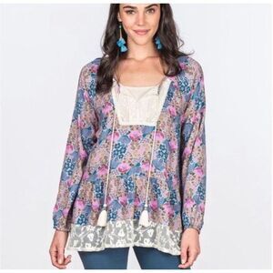 LIKE NEW MATILDA JANE MULTICOLOR FLORAL AND LACEY BLOUSE SIZE WOMEN’S MEDIUM